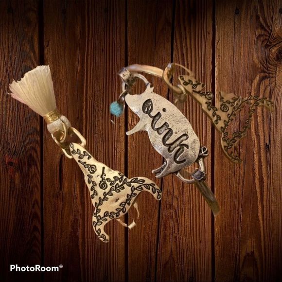 Lot of 3 Bracelets New!  Mooo Oink! - Picture 1 of 11